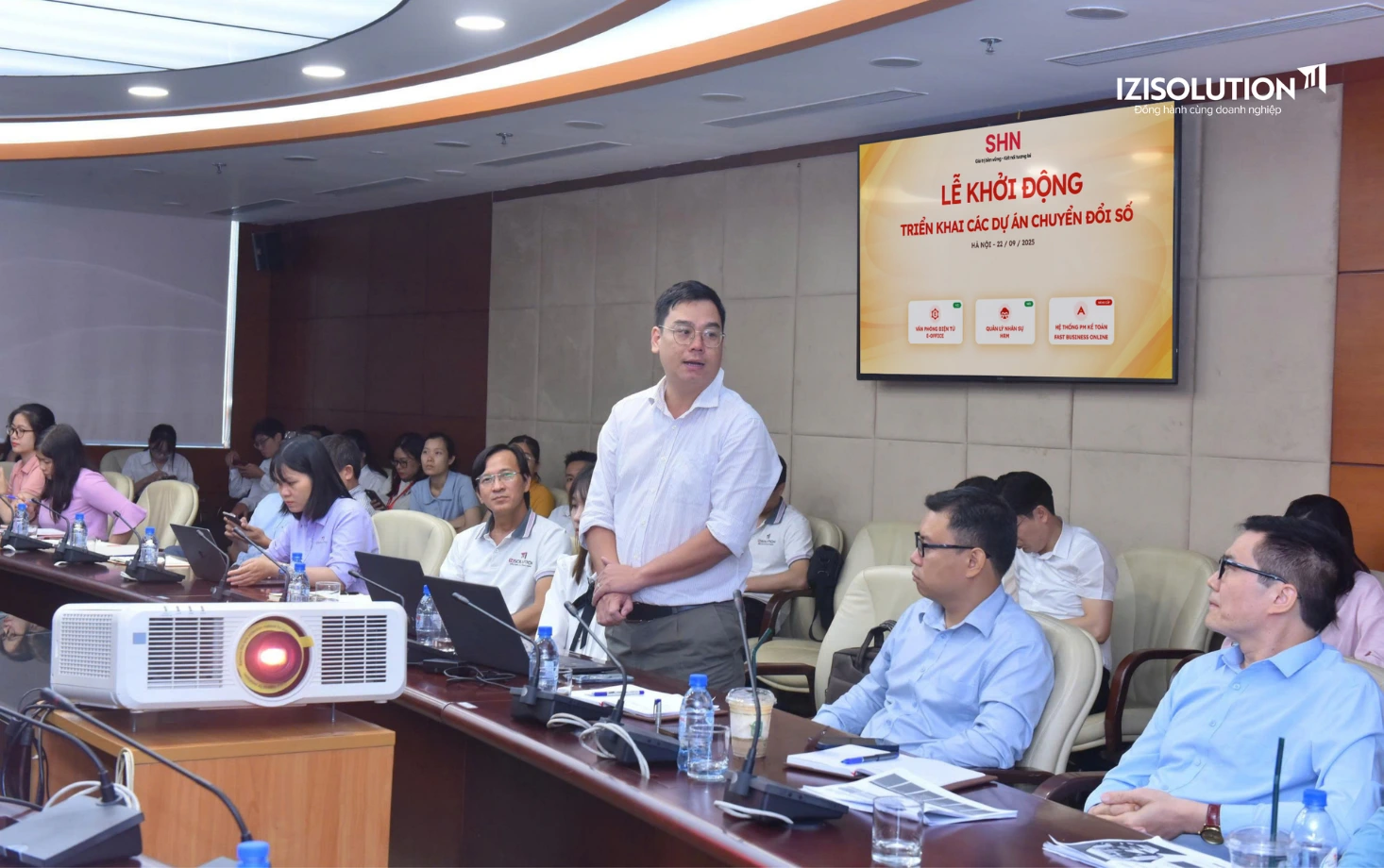Đại diện SHN phát biểu tại lễ khởi động dự án phần mềm quản lý nhân sự iziHRM